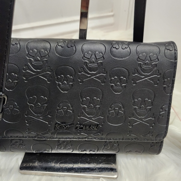 🔹️Betsey Johnson🔹️ black Skull Crossbody Bag XOTANYA - Picture 3 of 8